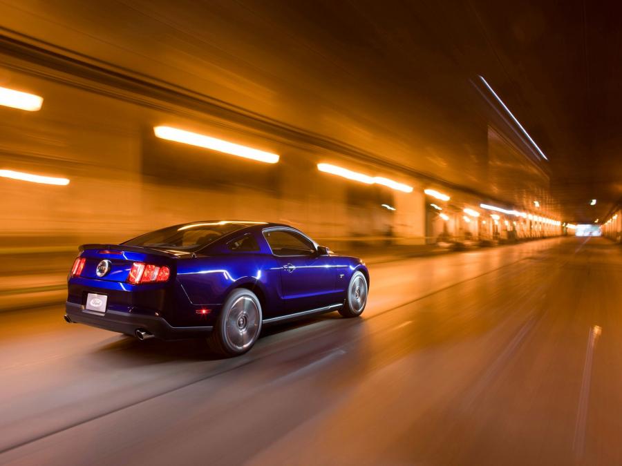  Ford Mustang GT 2010 года  (фото 204 из 213)